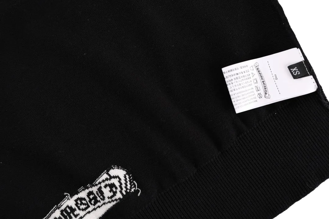 🅿️250 new models are on the market 25Fw320G heavy knitted lapel short-sleeved high-end [CH Crow Heart] front and rear panels with jacquard, short T for couples, high-end simple style that you will never get tired of, high-end temperament wear, perfect detail processing 💯 Classic Logo logo on the upper body is super good-looking, same style for men and women Size: XS S M L